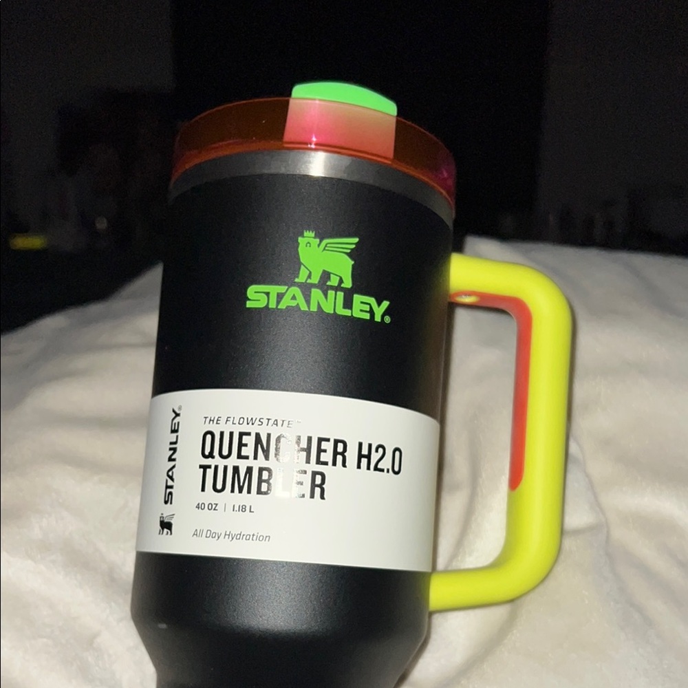Stanley Black and Green Water Bottles for Dining Elegance
